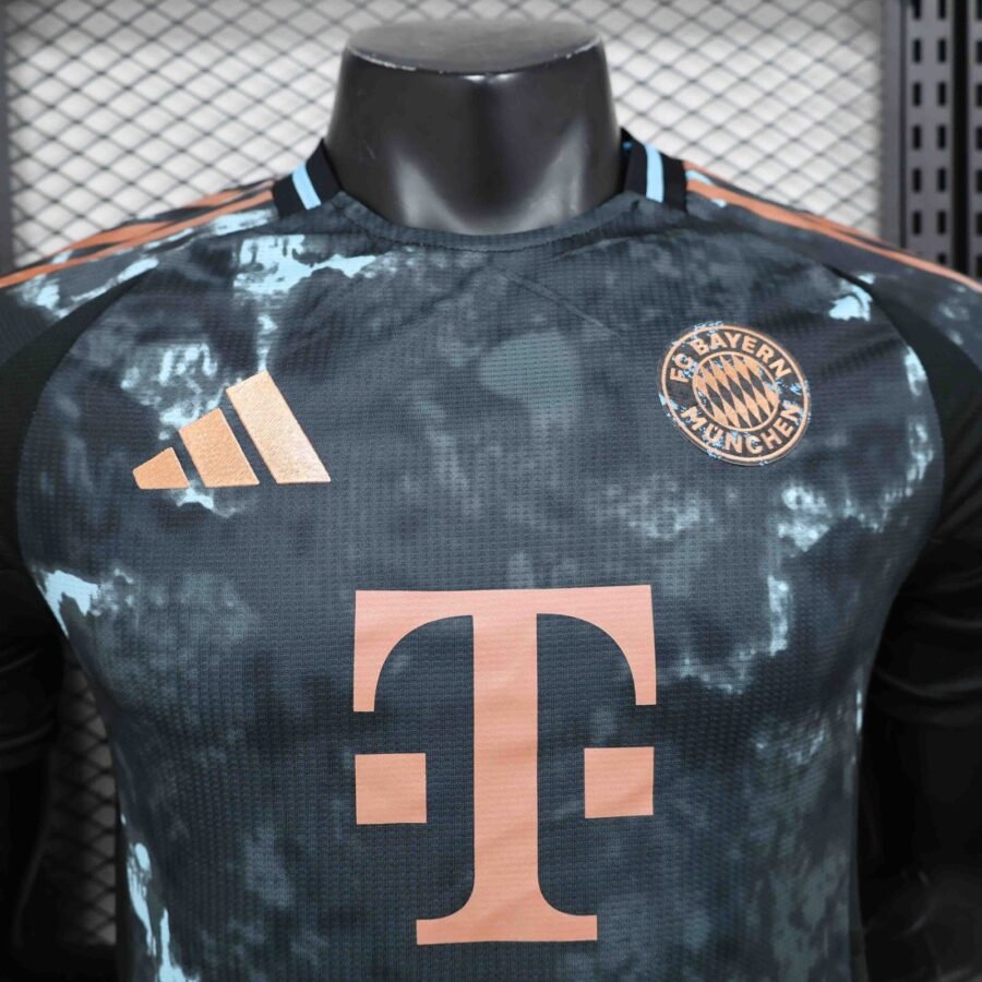 Bayern Múnich 2024/25 2a Eq. (Ed. Jugador) - Imagen 2