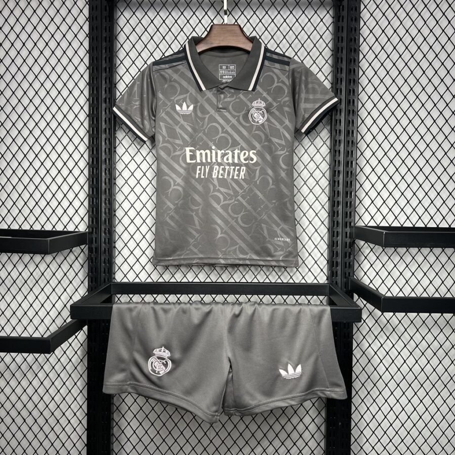 Real Madrid 2024/25 Niño 3a Eq.