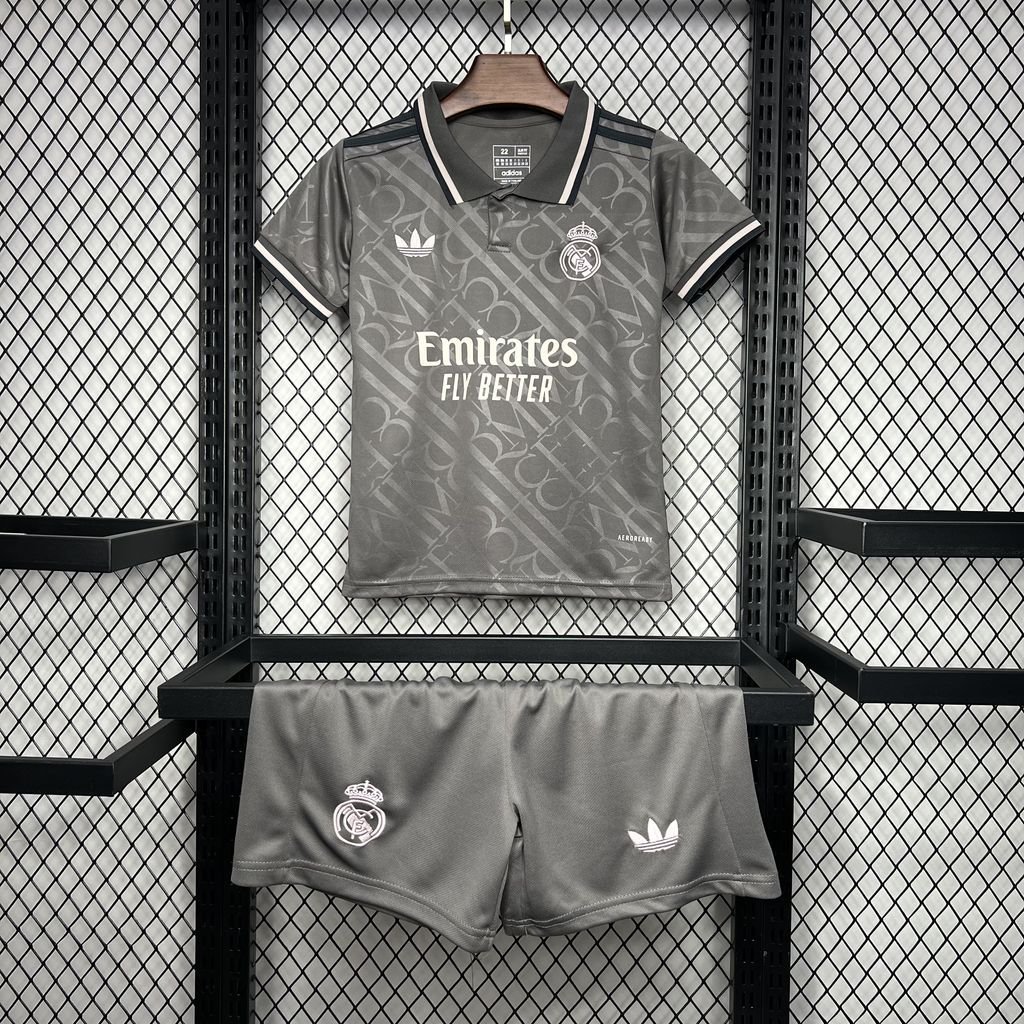 Real Madrid 2024/25 Niño 3a Eq.