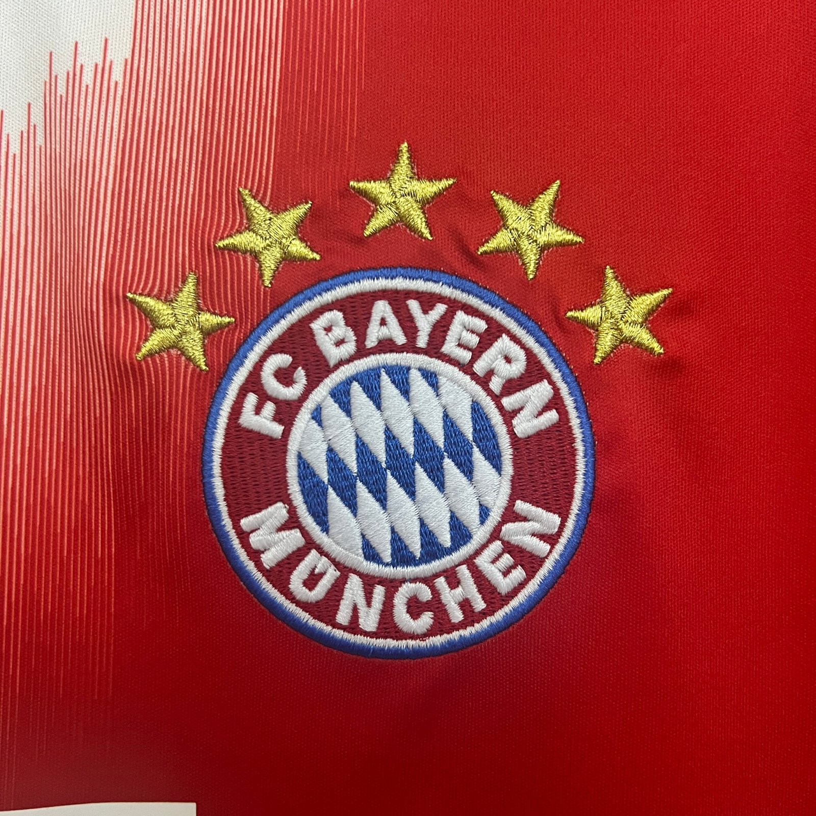 Bayern Múnich 2025/26 1a Eq. 3 Bayern Múnich 2025/26 1a Eq. - Imagen 3