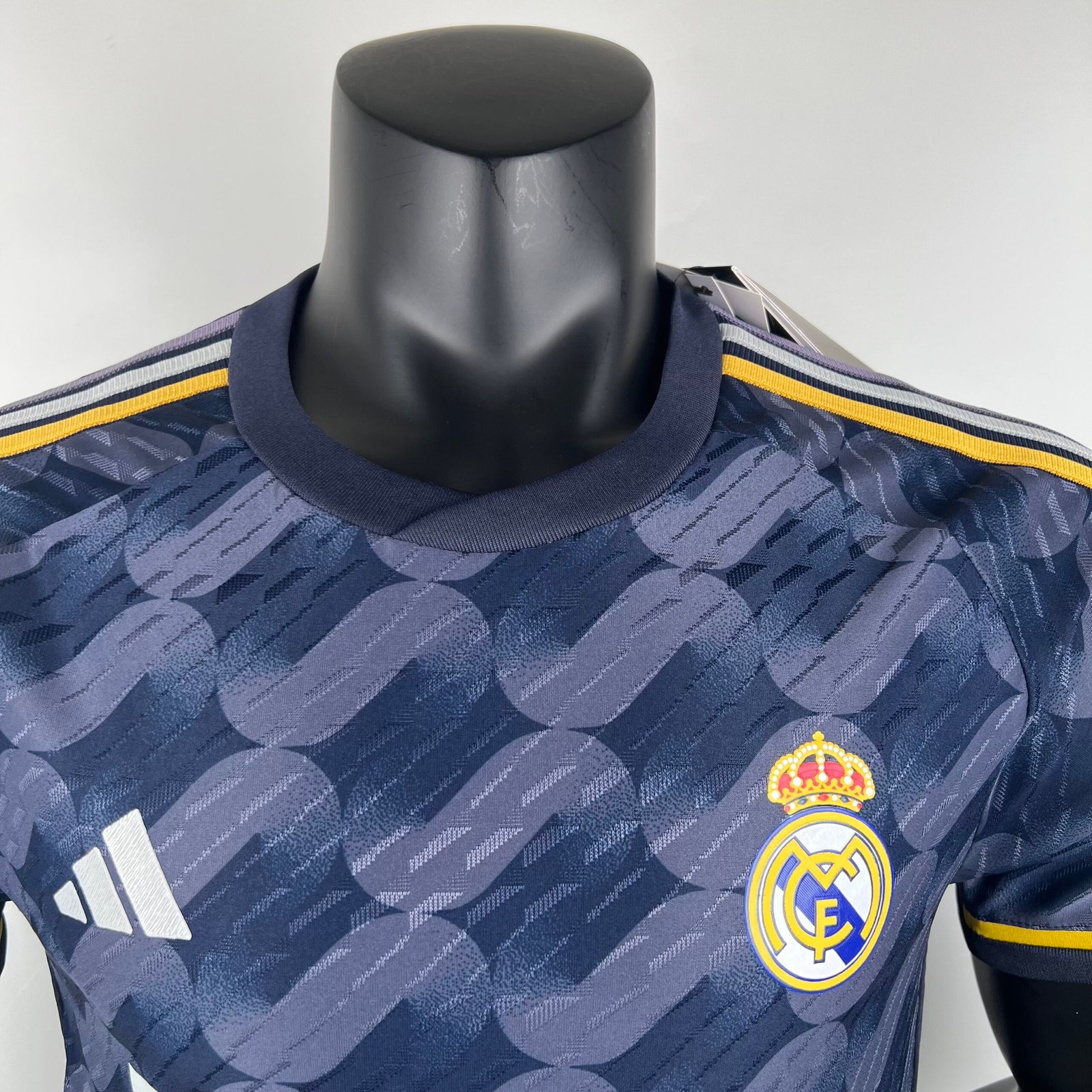 Real Madrid 2023/24 2a Eq. (Ed. Jugador) 3 Real Madrid 2023/24 2a Eq. (Ed. Jugador) - Imagen 3