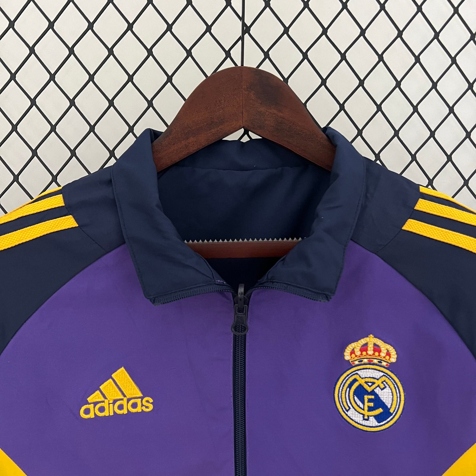 Real Madrid 2023/24 Chaqueta Reversible 3 Real Madrid 2023/24 Chaqueta Reversible - Imagen 3