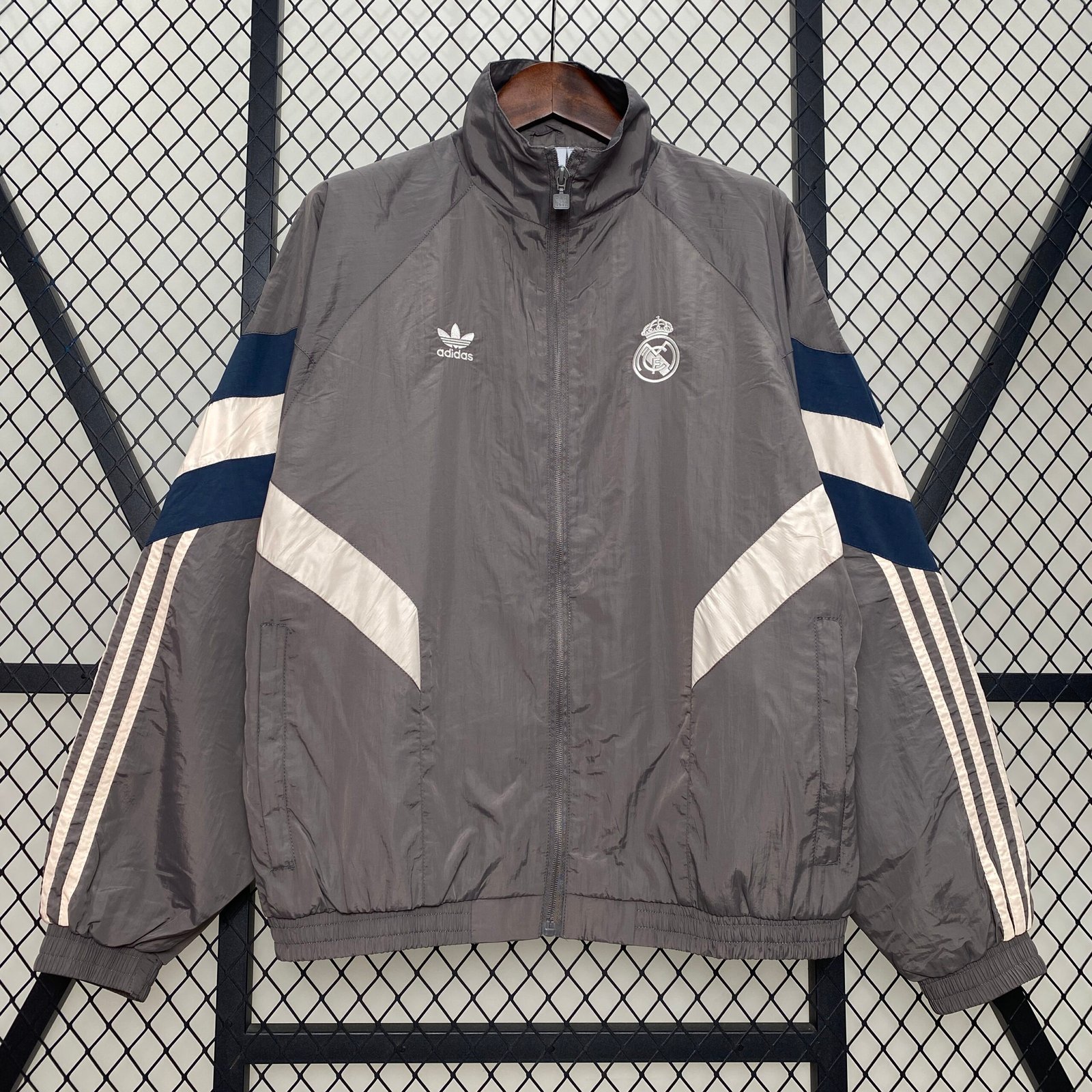 Real Madrid 2024/25 Chaqueta 2 Real Madrid 2024/25 Chaqueta - Imagen 2