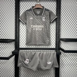 Real Madrid 2024/25 Niño 3a Eq.