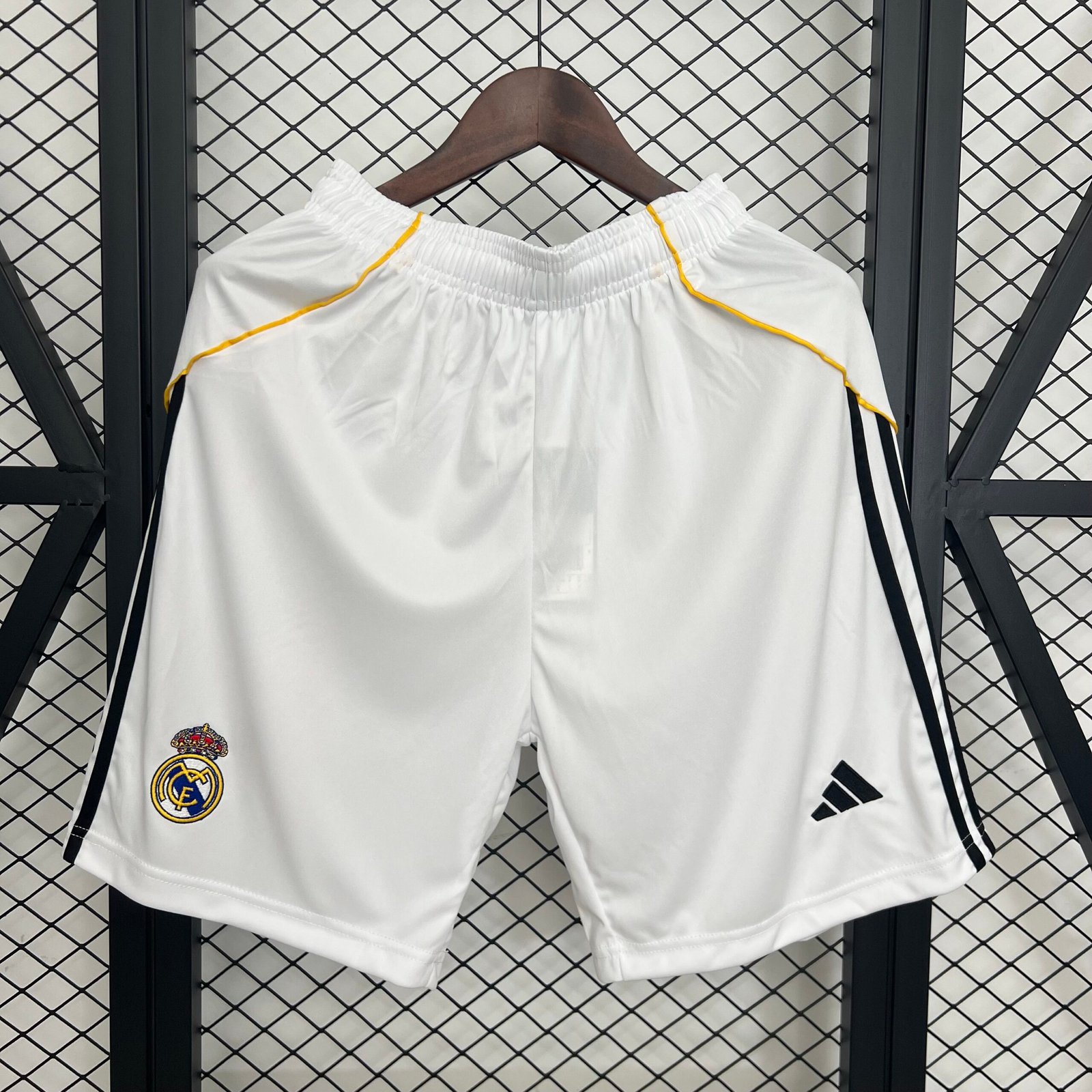 Real Madrid 2025/26 Pantalón 1ª Eq. 2 Real Madrid 2025/26 Pantalón 1ª Eq. - Imagen 2