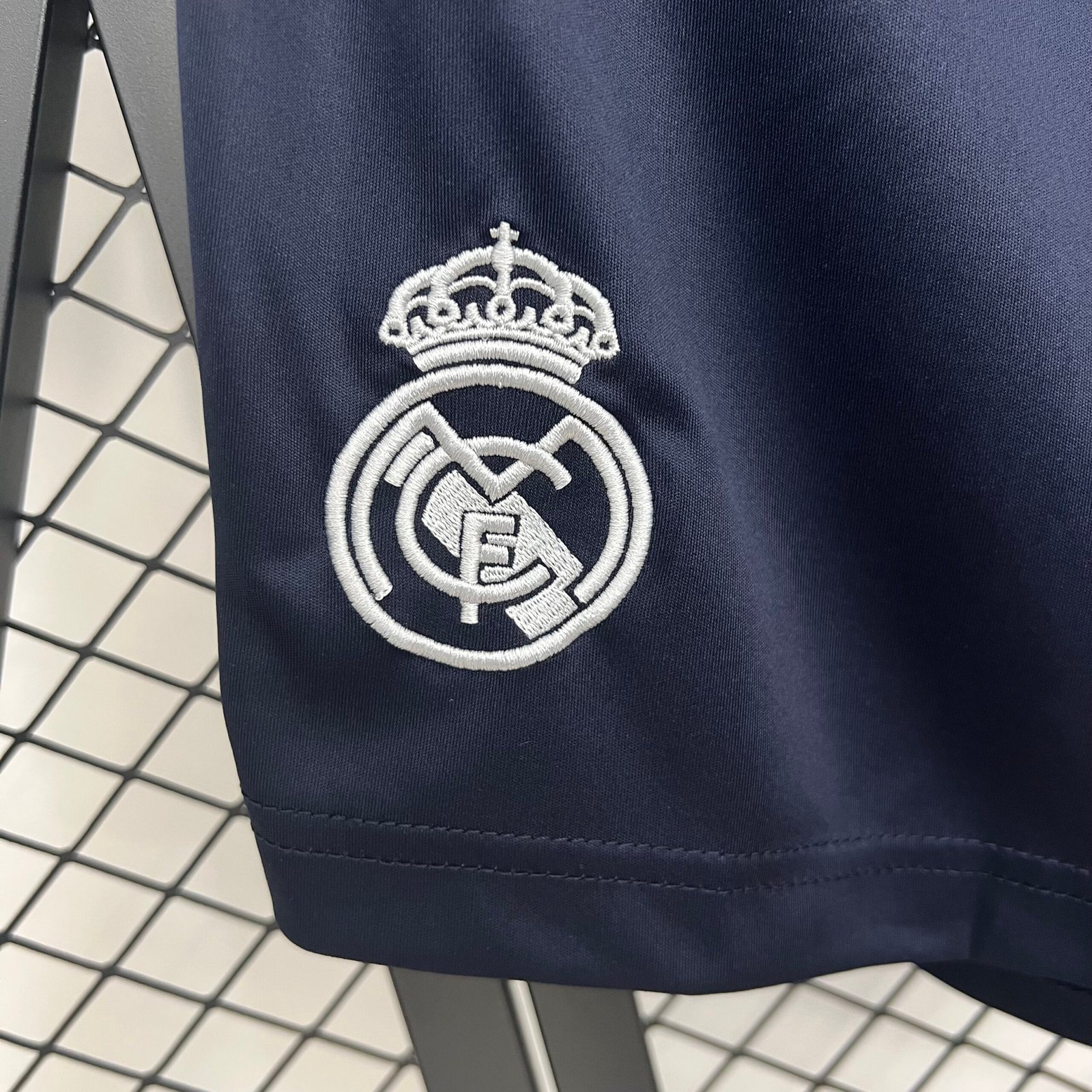 Real Madrid 2025/26 Pantalón 2ª Eq. 3 Real Madrid 2025/26 Pantalón 2ª Eq. - Imagen 3
